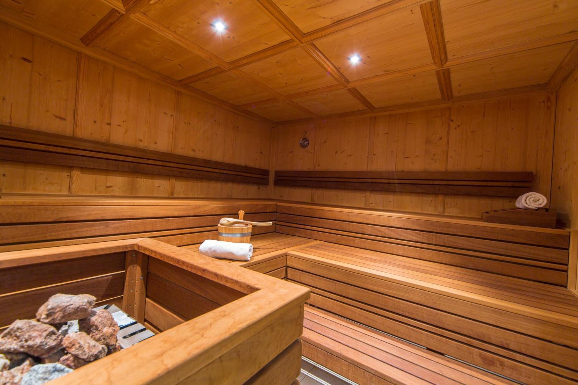 Hotel Hubertus Obergesteln Eksteriør bilde